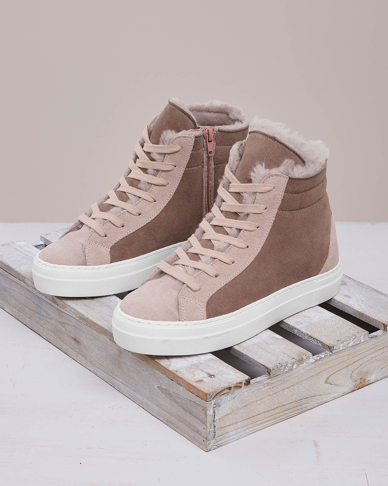 Sheepskin trainers outlet