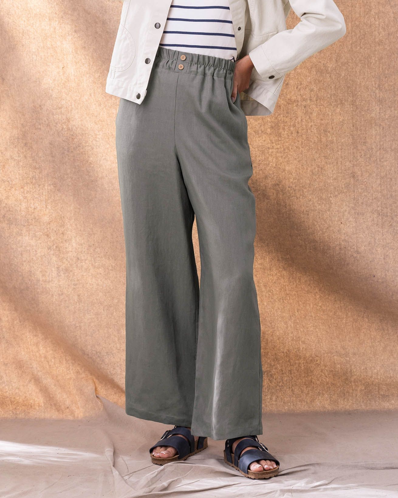 Celtic & Co. Linen Button Detail Pants
