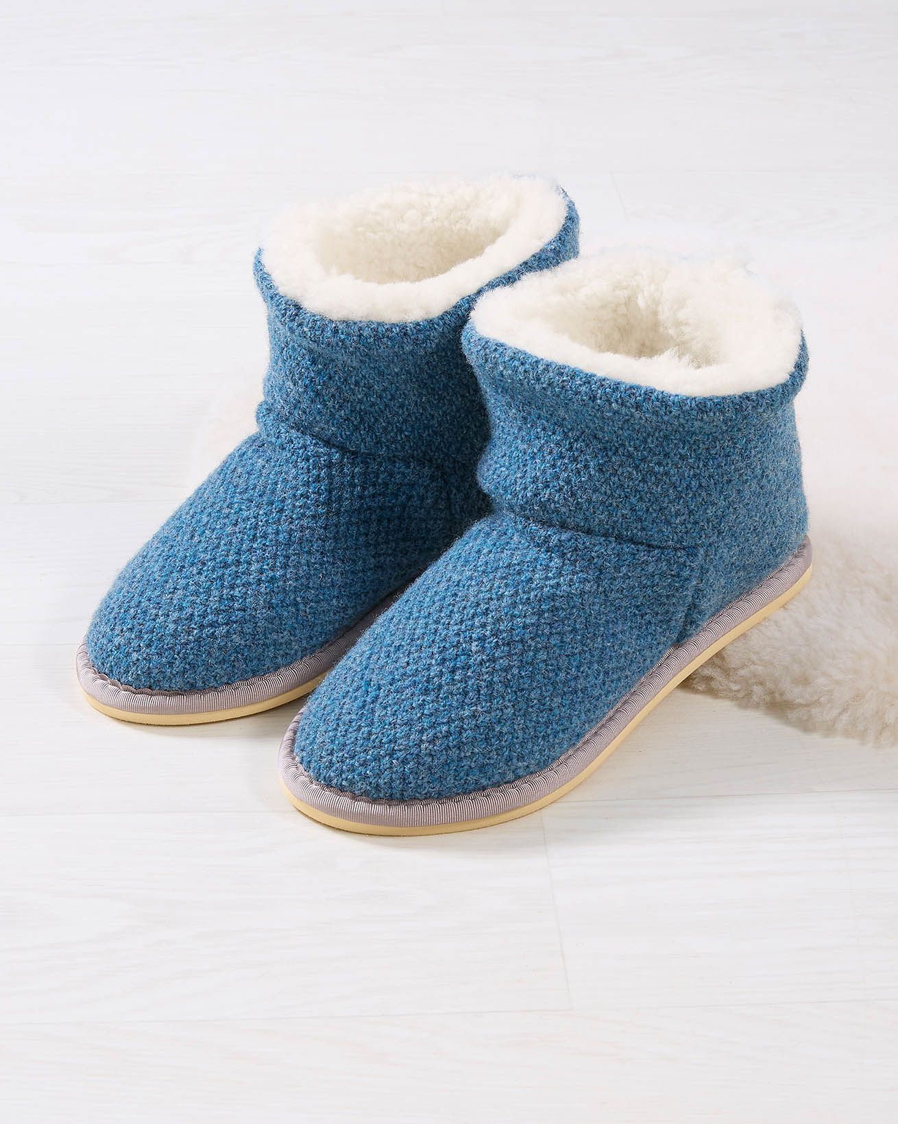 Knitted slipper boots online