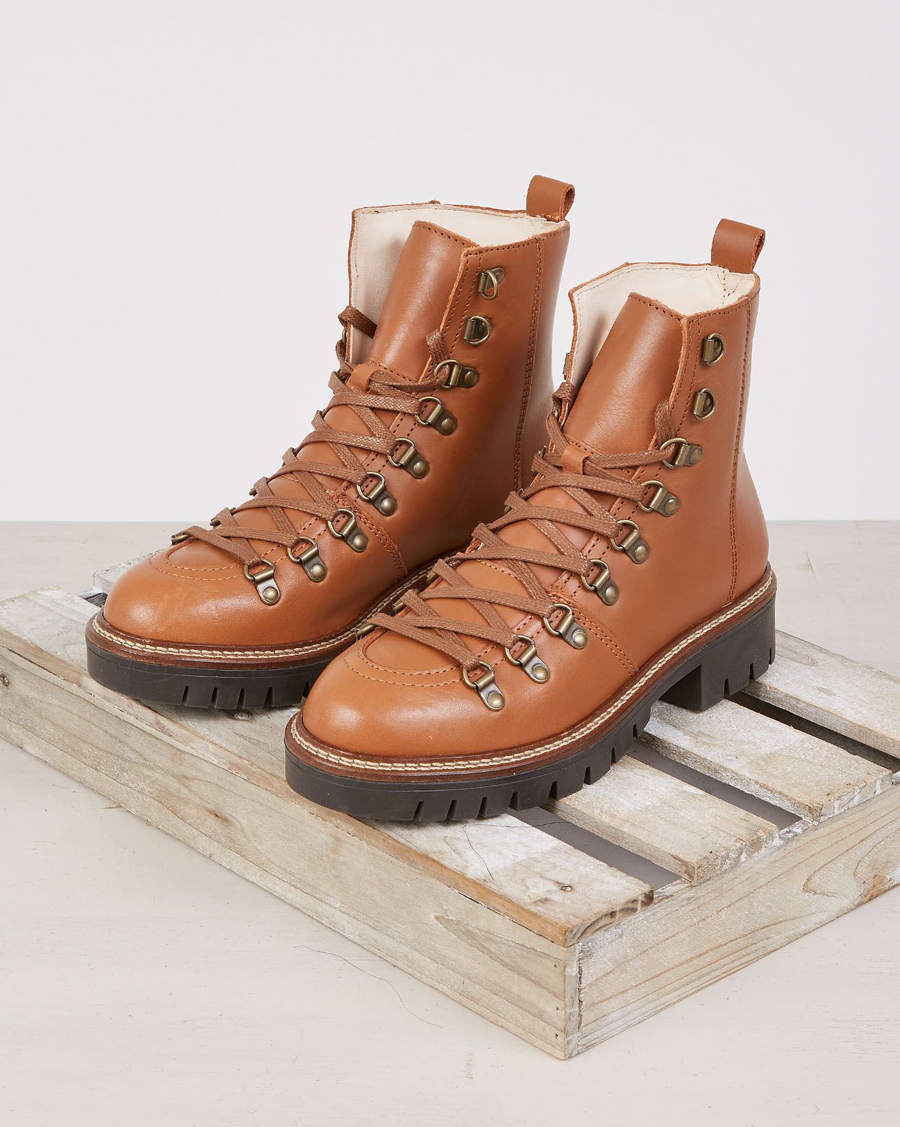 Mountain Boots / Brown / 37