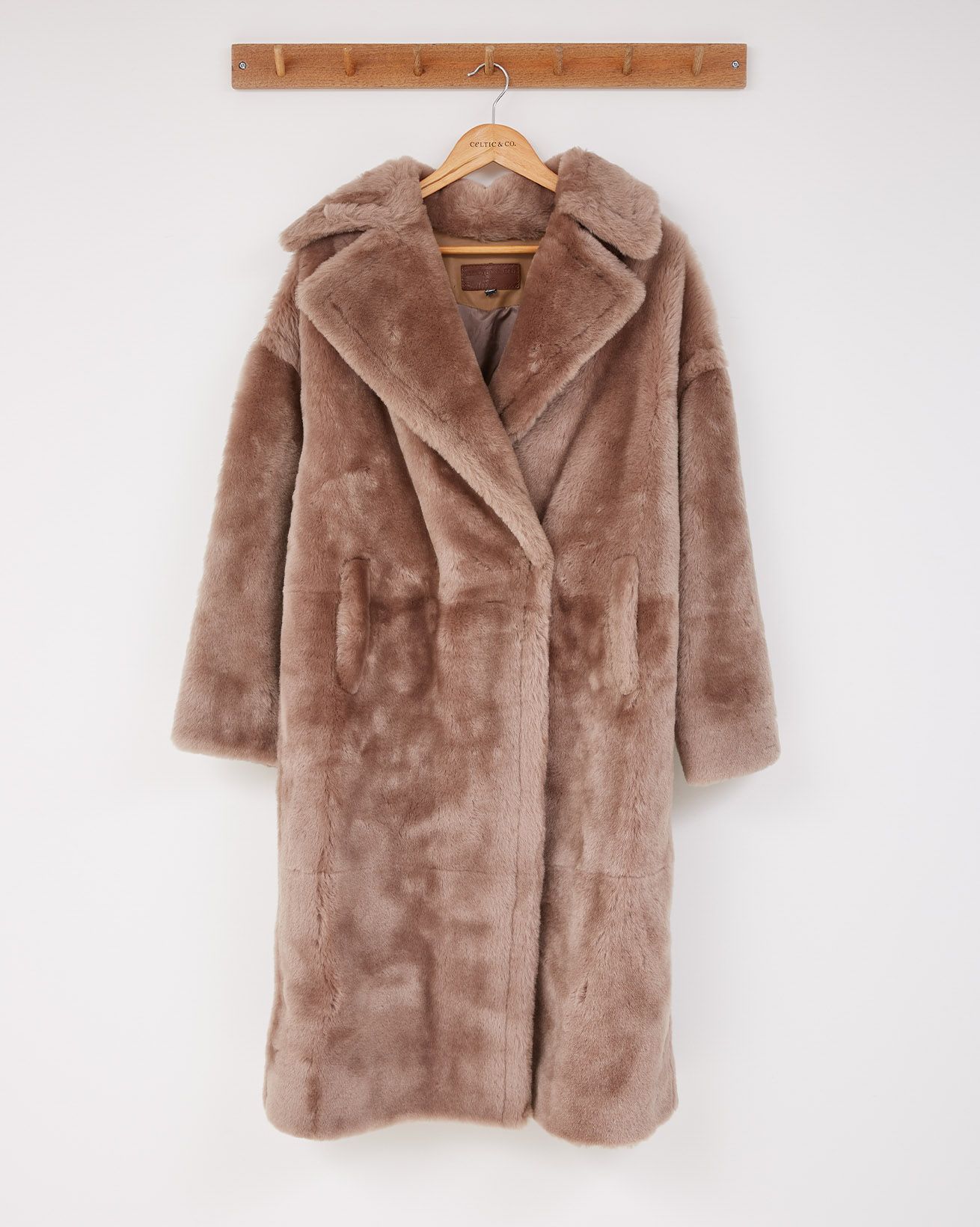 Long Sheepskin Overcoat / Vole / 10