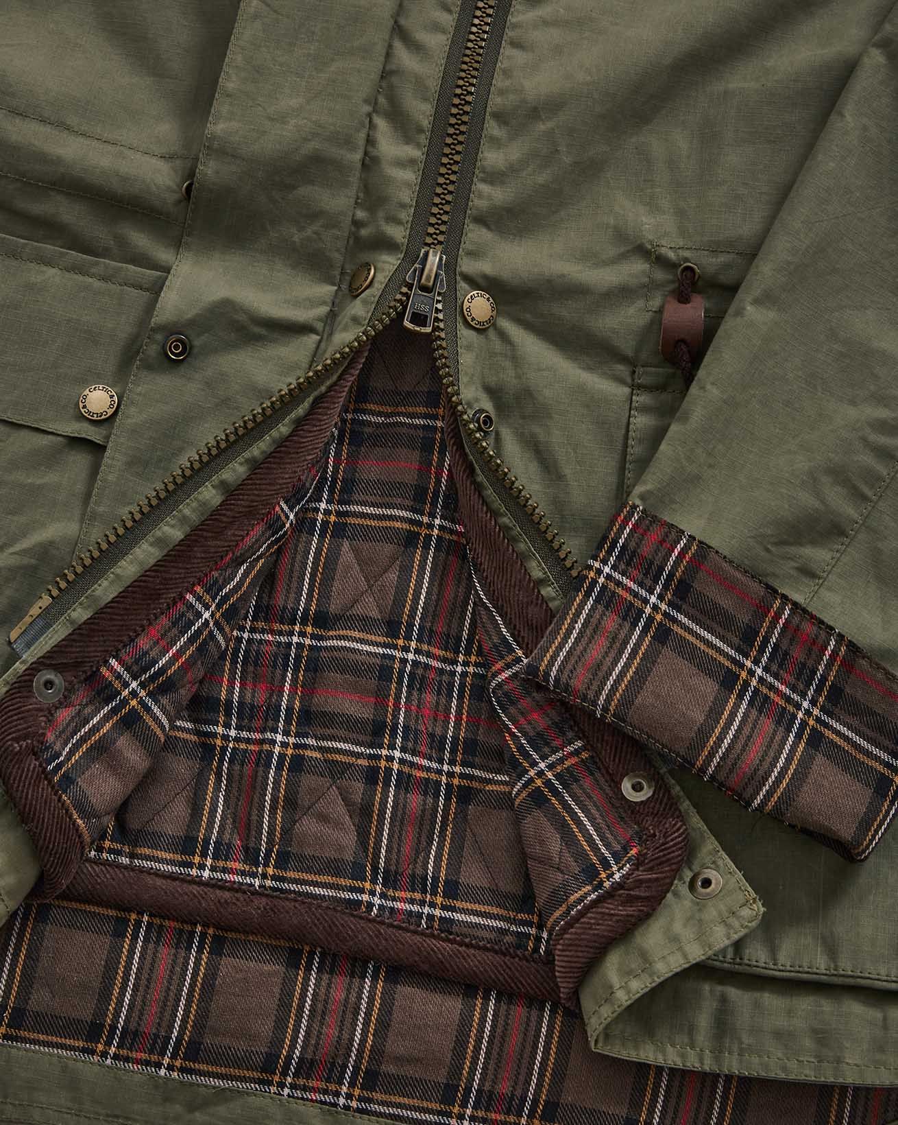 8036_waxed-cotton-jacket-with-removable-liner_landscape_detail-3_web.jpg