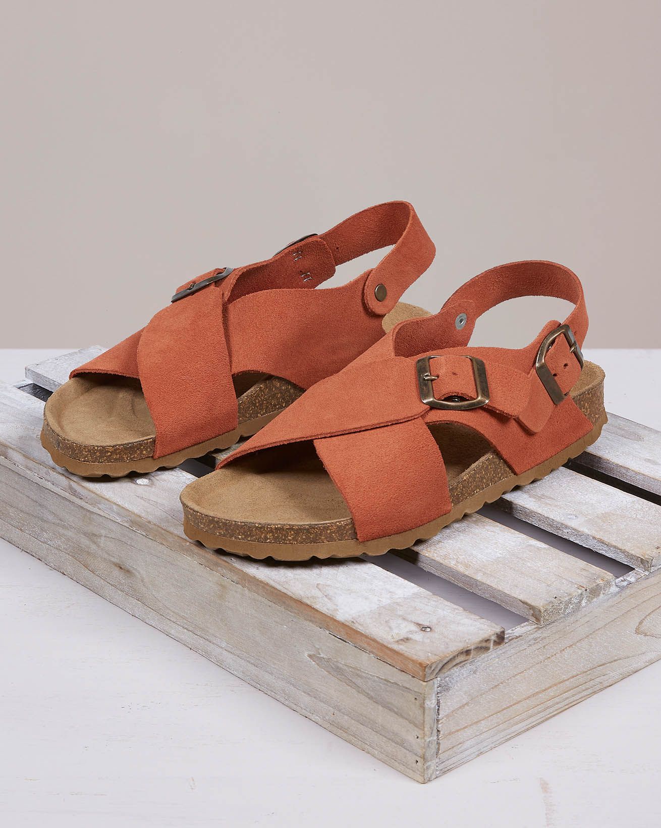 7786_crossover-buckle-sandal_burnt-sienna_lfs_web.jpg
