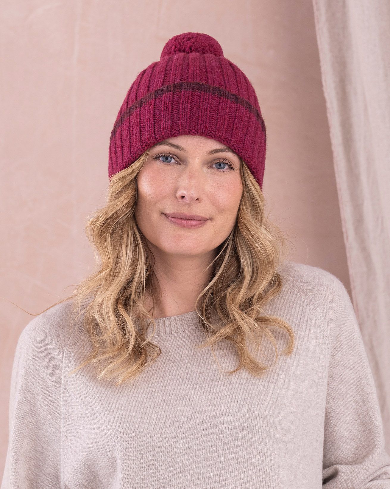 Lambswool Tipped Bobble Hat 
