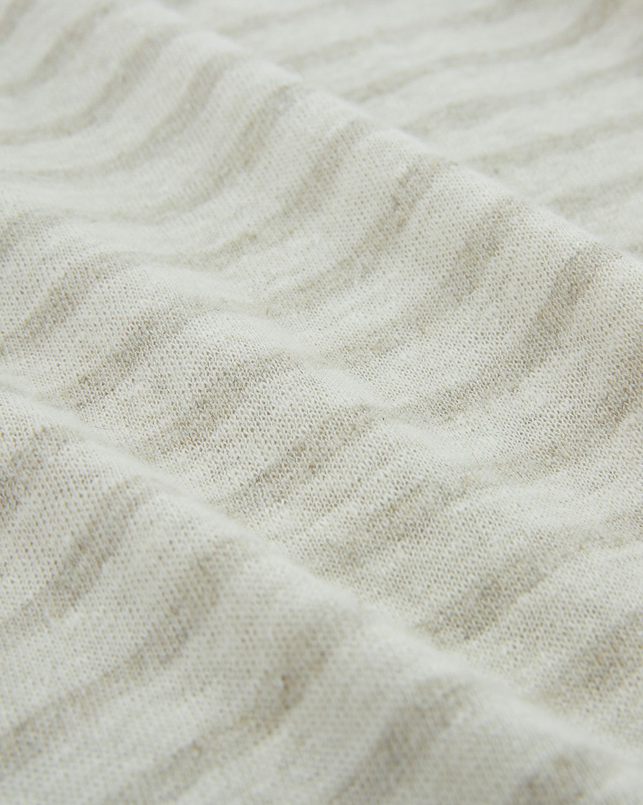 8421_linen-cotton-v-neck-t-shirt_ecru-oatmeal-stripe_detail-1_web.jpg
