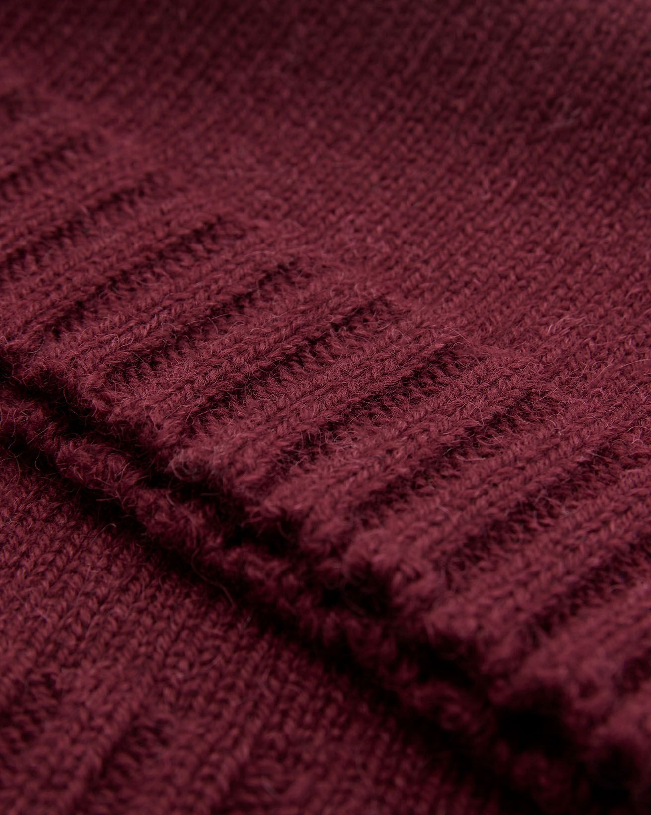 8601-8605-8613_Lambswool-Alpaca_Claret_Detail-1_WEB.jpg