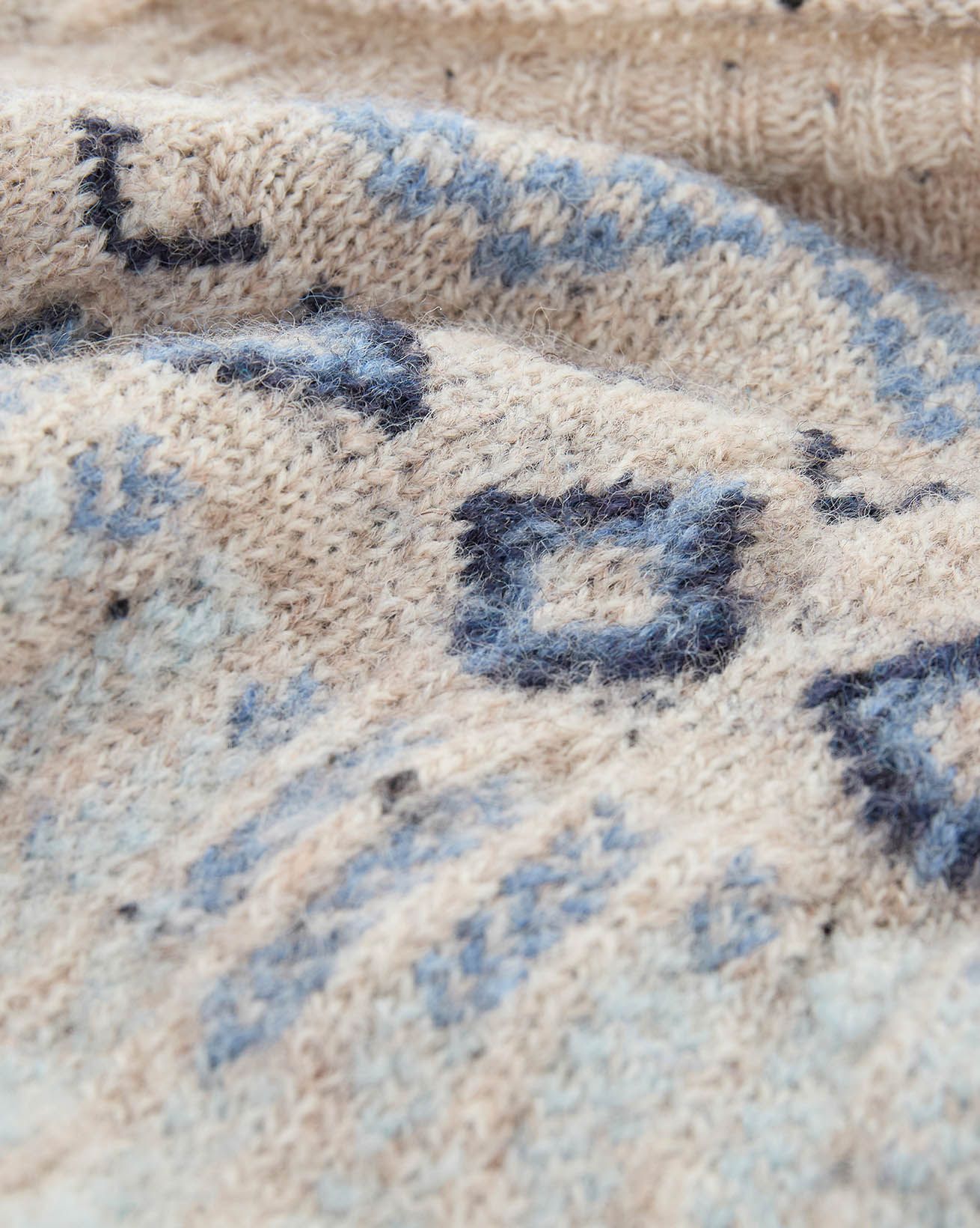 8619_British-Wool-Fair-Isle-Jumper_Oatmeal-Fleck_Detail-3_WEB.jpg