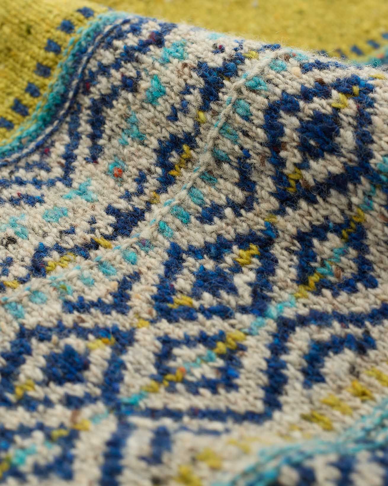 8713_Donegal-Fair-Isle-Colourblock-Jumper_Oatmeal-Fleck_Detail-1_WEB.jpg