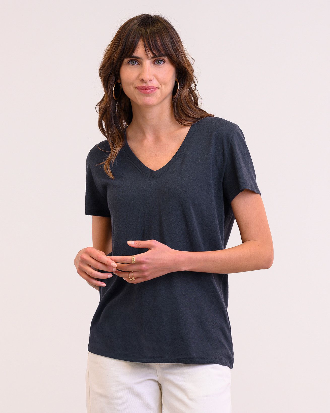 T-Shirt aus Leinen-Baumwoll-Mix mit V-Ausschnitt