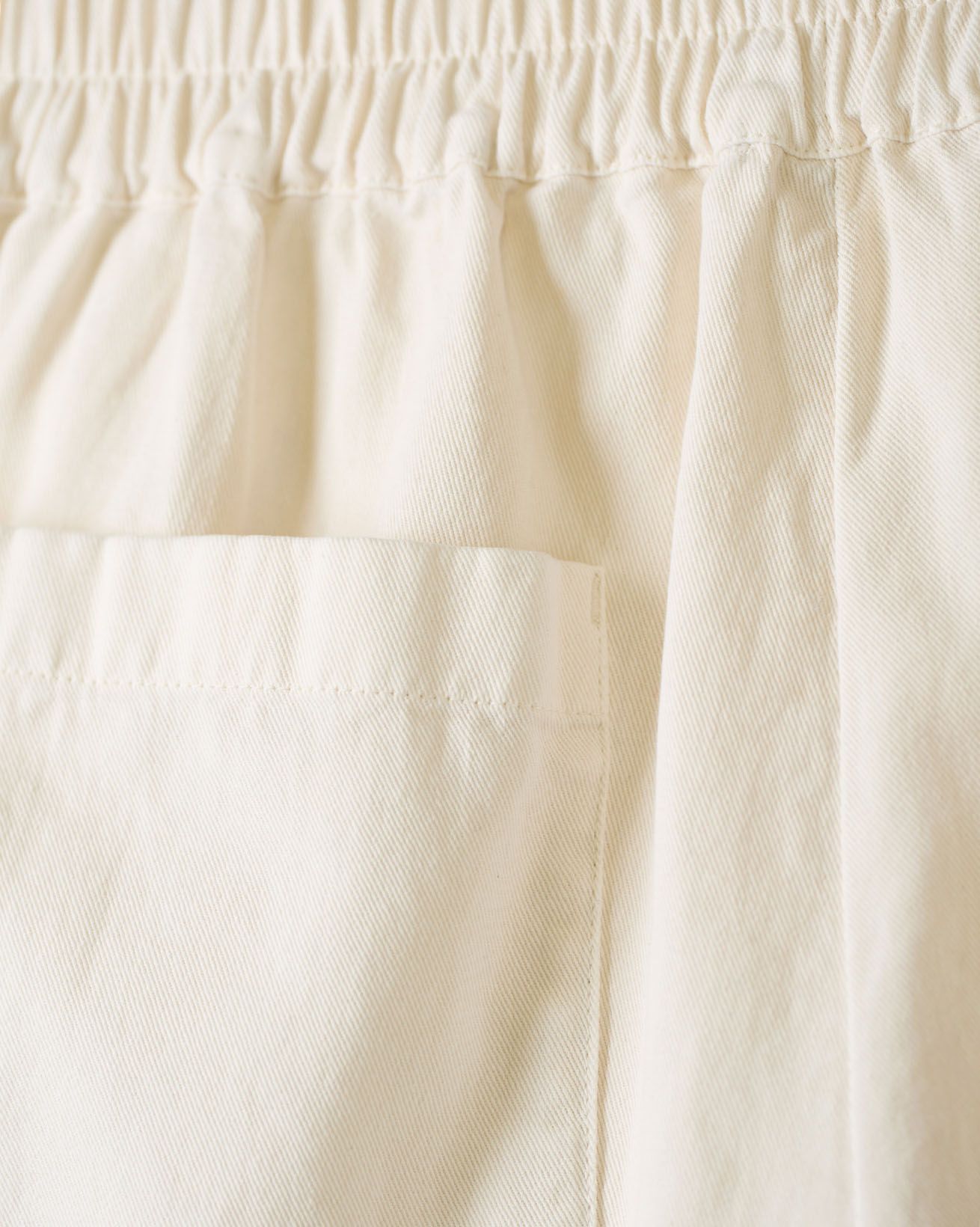 8657_Twill-Tapered-Trouser_Oatmeal_Detail-4_WEB.jpg