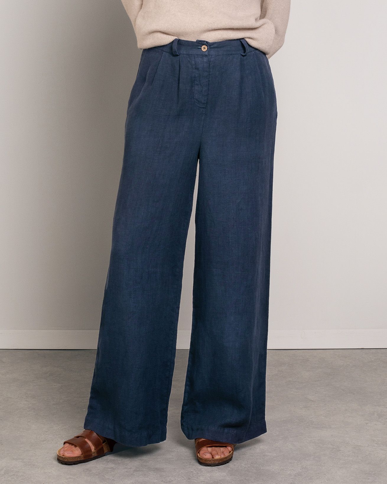 Pantalon à jambes larges avec ceinture à nouer