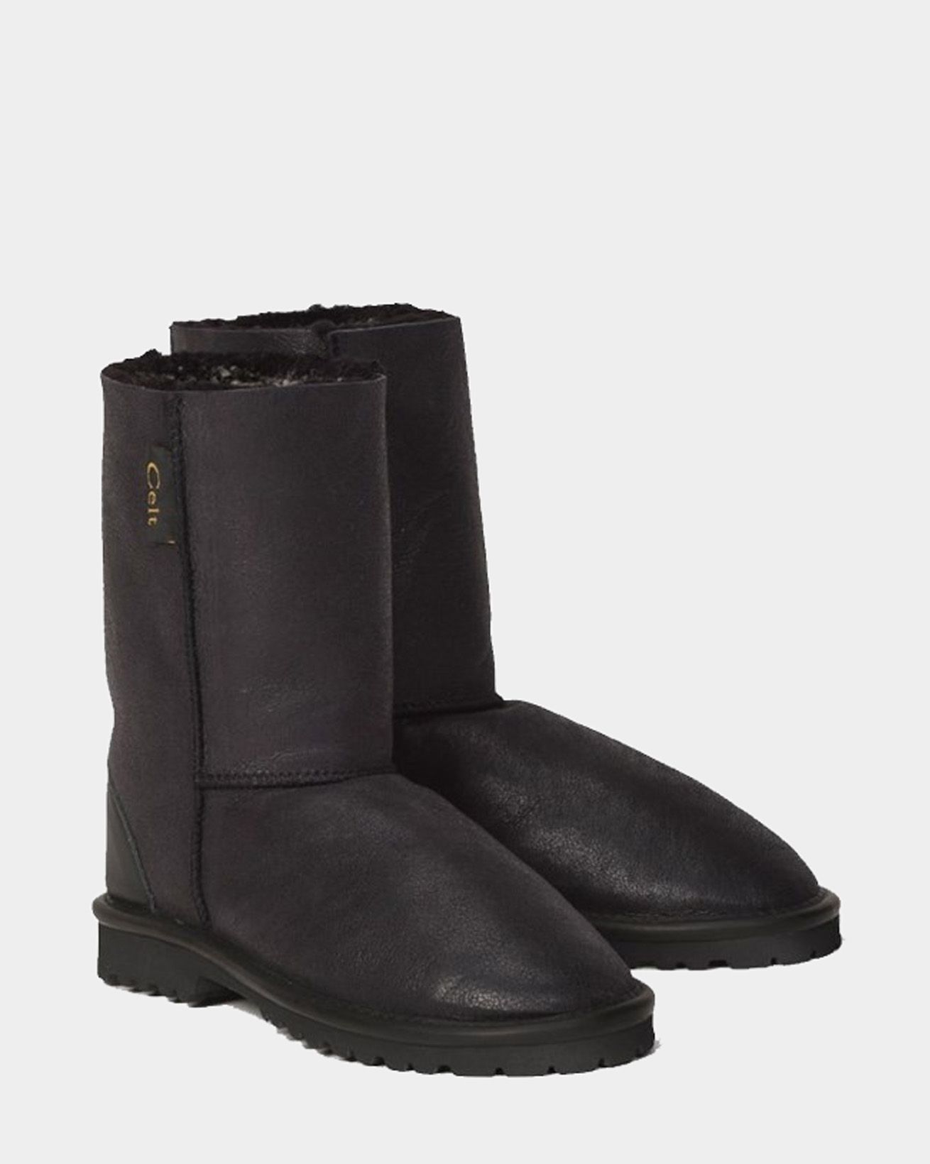 6606-mens-celt-regular-sheepskin-boots-distressed-black-cutout-1.jpg