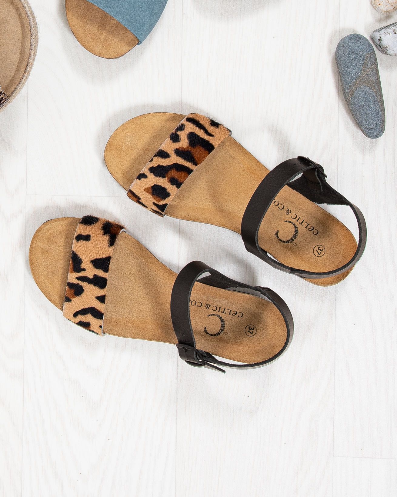 Sandales à imprimé léopard