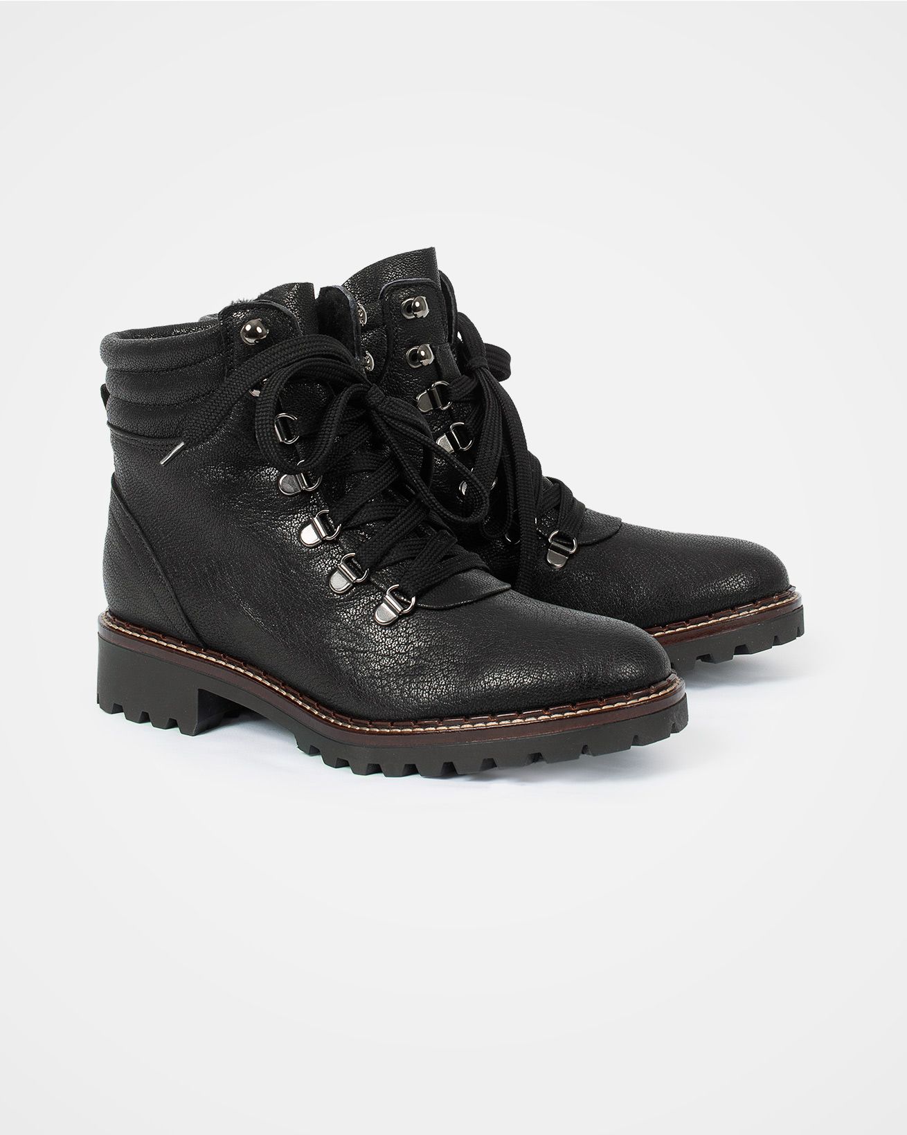 7621_hiker-boot_black-leather_pair.jpg
