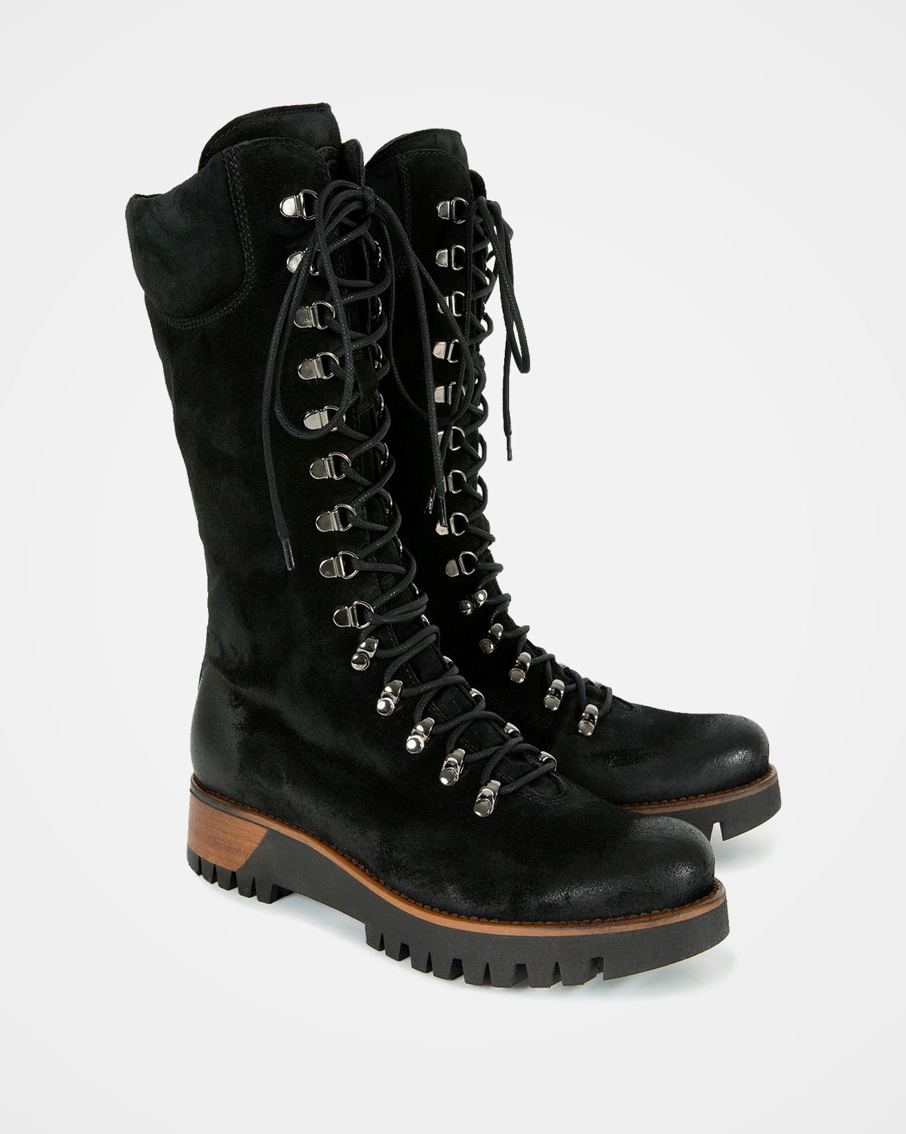 7082-wilderness-boots-black-pair-web-lfs-rev.jpg