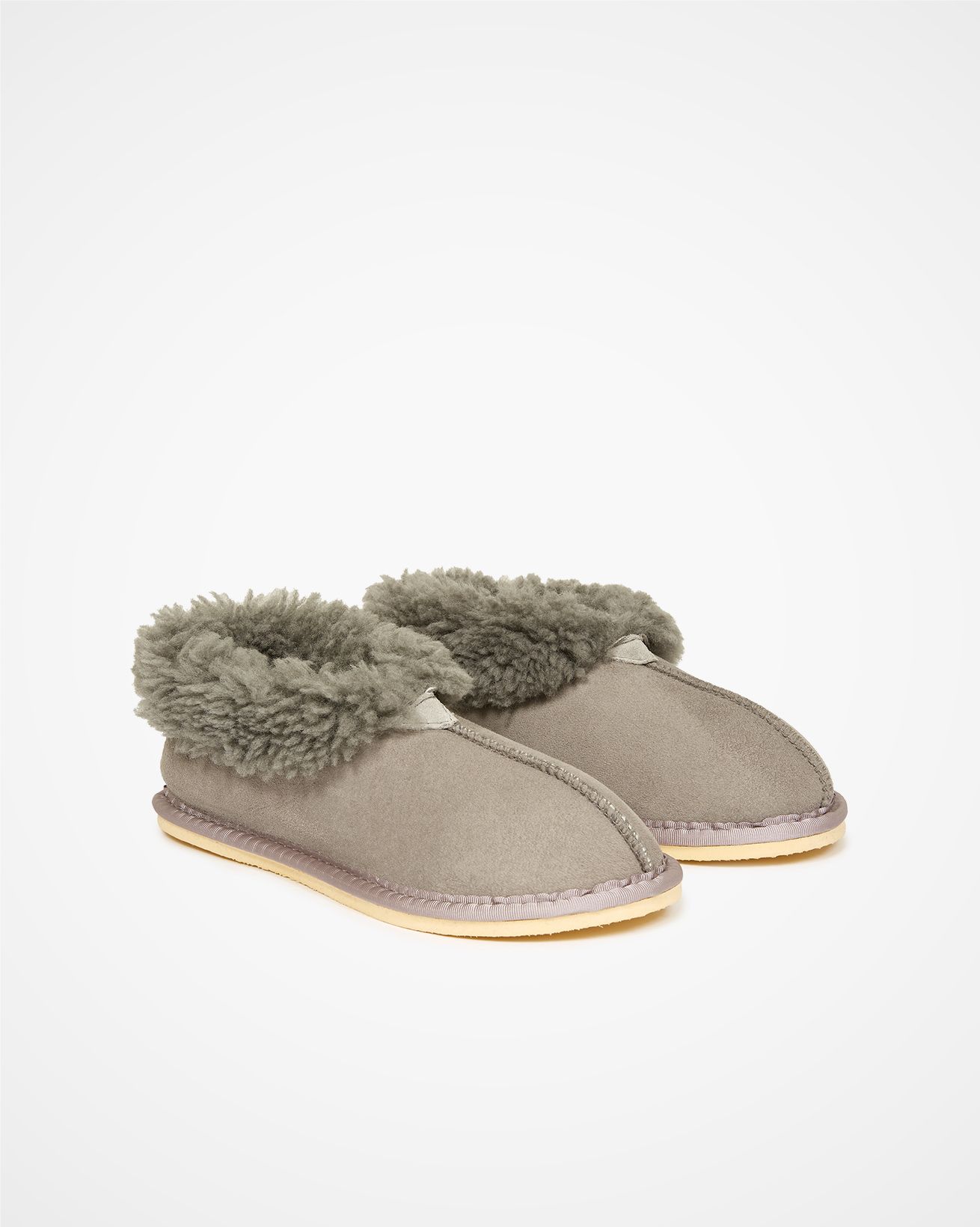 2100_ladies-sheepskin-bootee-slippers_light-grey_pair_web.jpg
