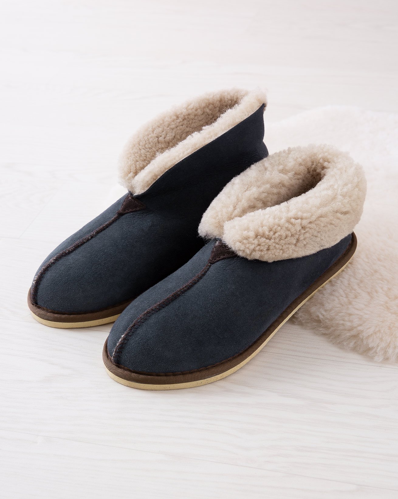 2100_ladies'-bootee-slippers_blue-iris_lifestyle_lfs.jpg