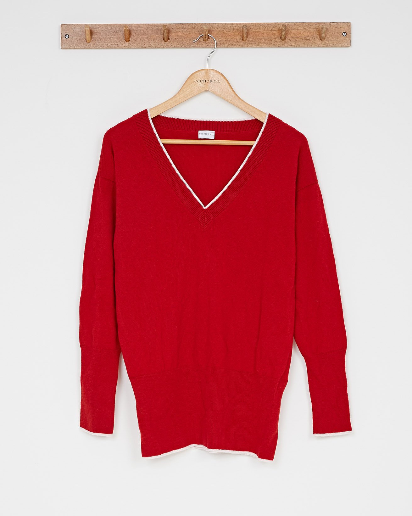 Supersoft V Jumper / Pillarbox Red White Tipping / S