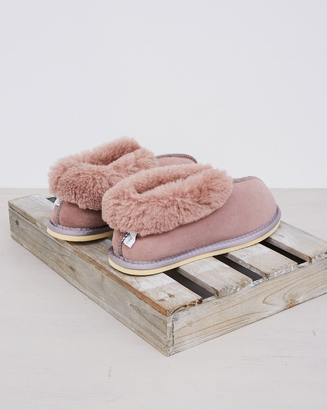 ladies sheepskin bootee slipper  dusky pink  reverse 2.jpg