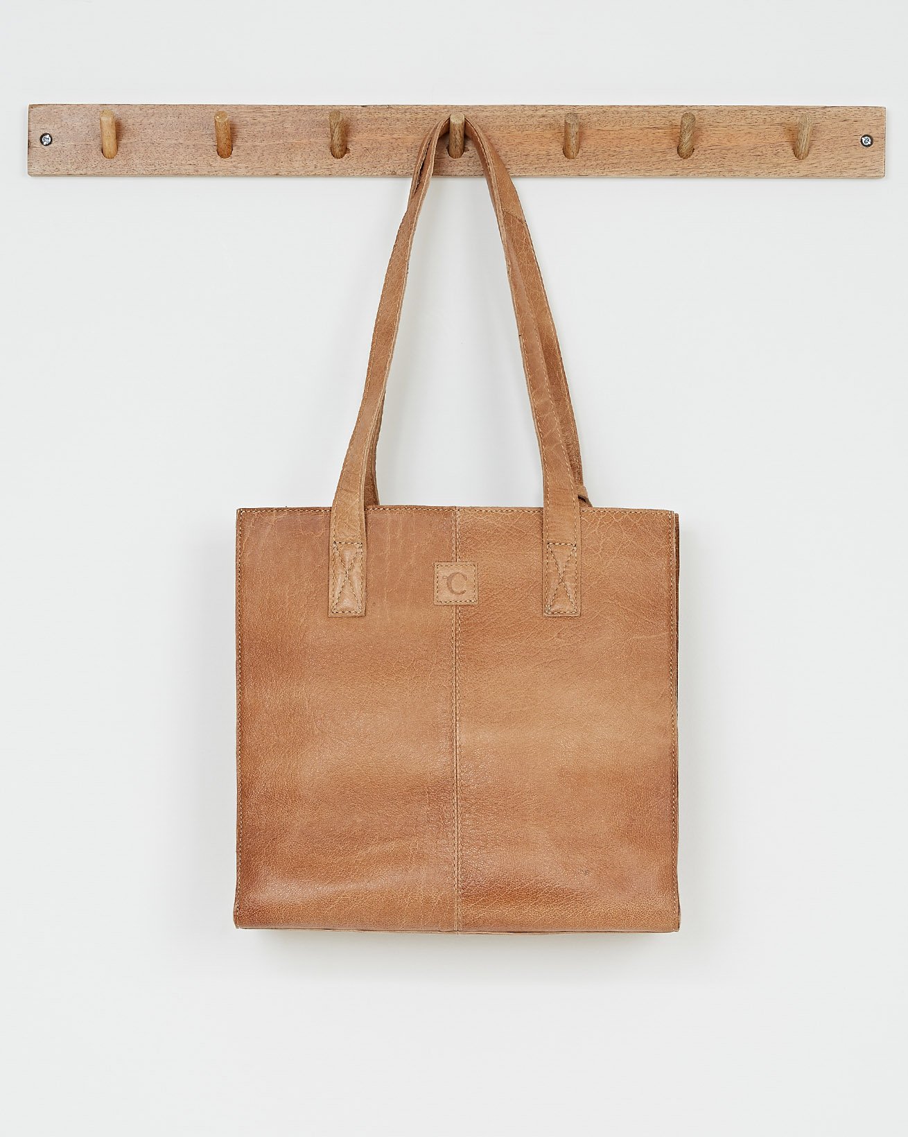 Leather Shoulder Bag / One Size / Camel