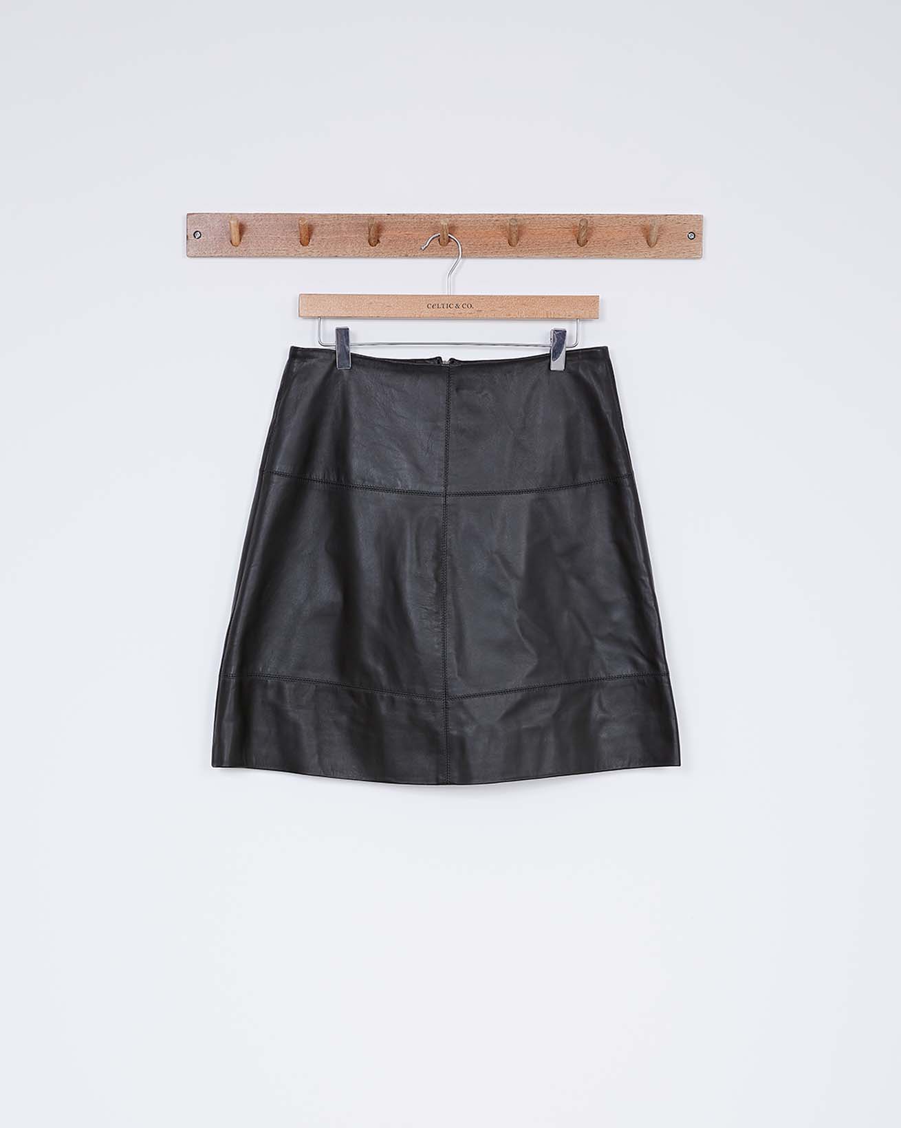 Leather A Line Short Skirt / Black / 10