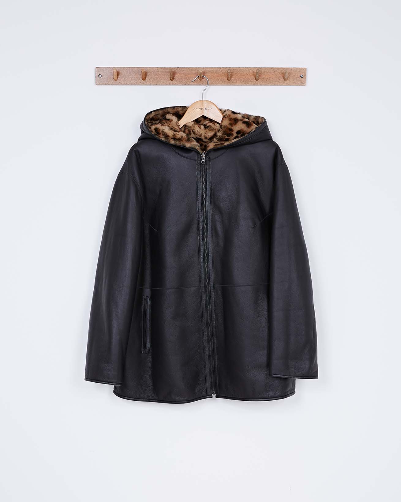 Reversible Hooded Slouch Jacket / Leopard Black / 18