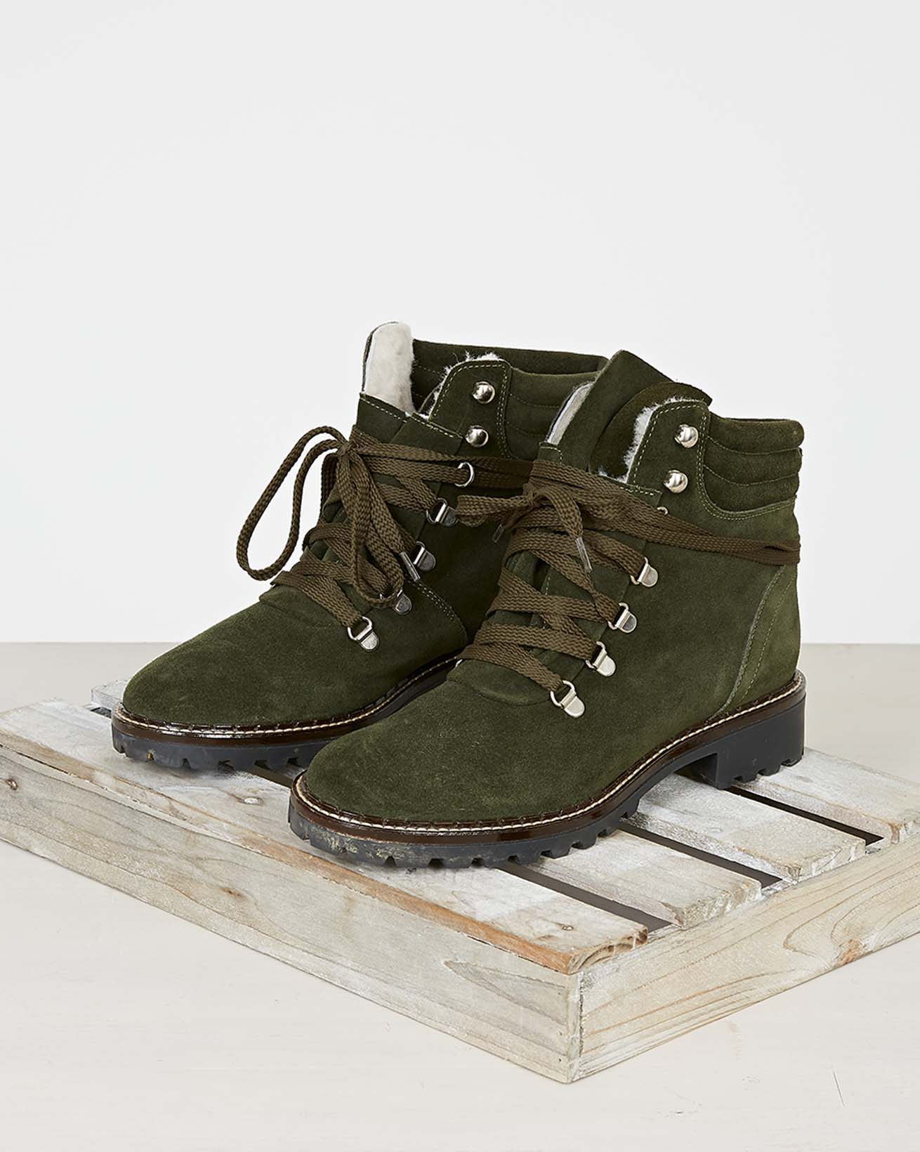 Hiker Boot / Olive Suede / 39