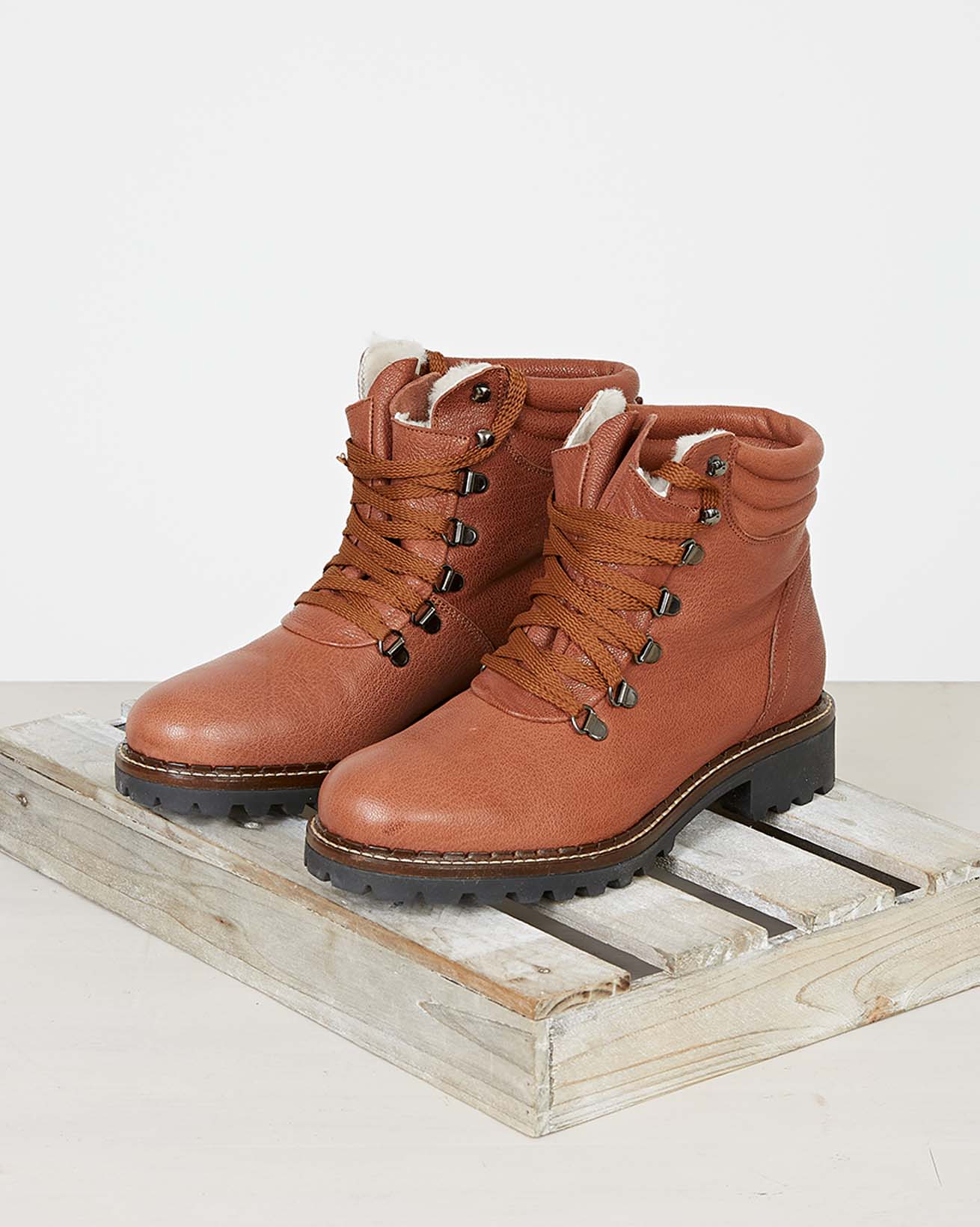 2344-hiker-boot-rust.jpg