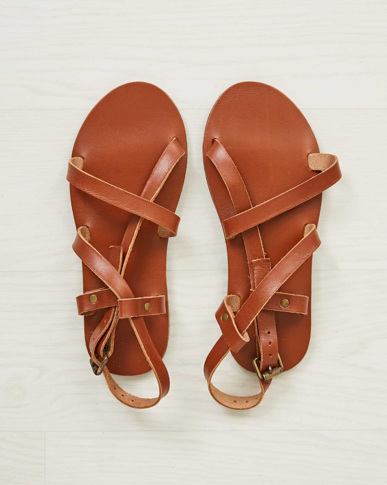 Open Toe Strappy Sandal / Brown / 6