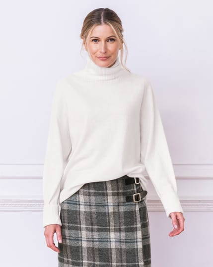 7505 Geelong Slouch Roll Neck Winter White portrait 2